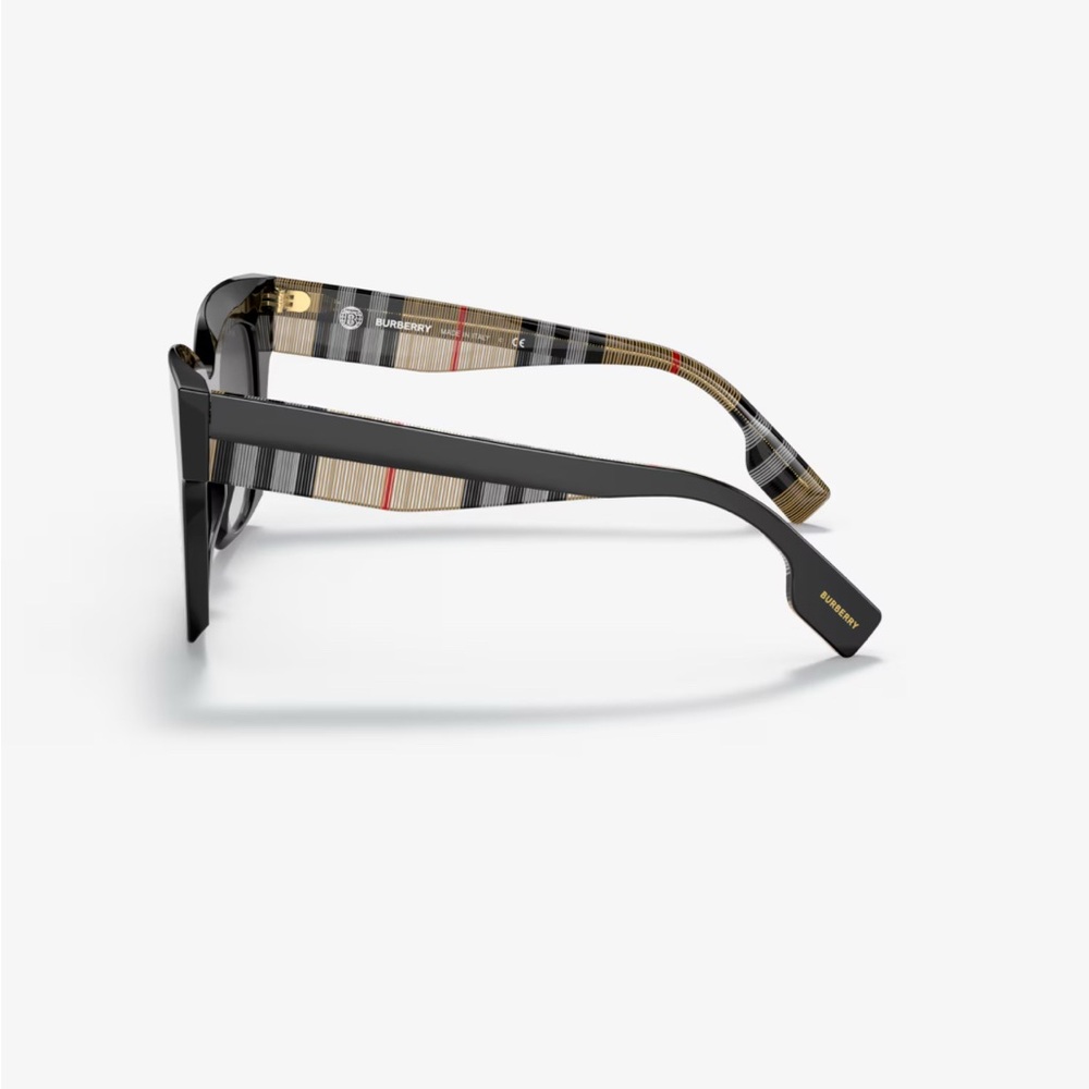 Burberry Sunglasses Black Square
Cat Eye - Picture 3 of 6